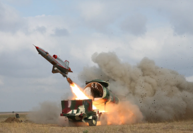 剛剛！俄軍拿出壓箱底無人機對烏克蘭“以牙還牙”(圖3)