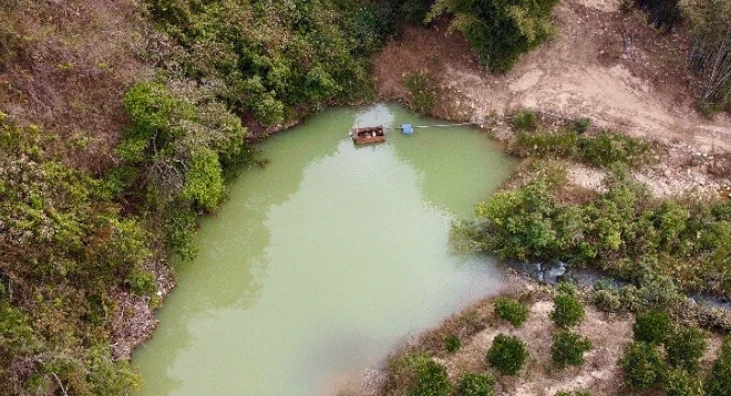 龍門縣水利局采用無人機打擊違法采砂(圖1) 龍門縣水利局采用無人機打擊違法采砂(圖1)